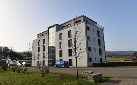 Superb 4.5 room EPP apartment with views of nature.