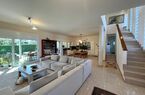 Elegant and large two-family villa in a very sunny and quiet locaton