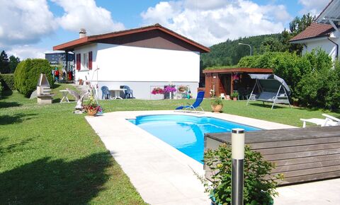 4.5 Zi.-EFH mit Pool, Gartenhaus und Carport