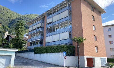 GORDOLA,
Vendiamo appartamento 4½ locali all'ultimo piano