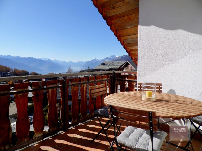 Sunny 3.5-room flat with view of the Valais Alps