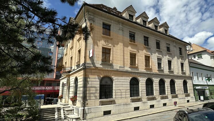 A vendre

Immeuble administratif et commercial
