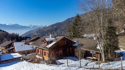 Chalet entièrement rénové composé de 2 lots
ORIENTATION PLEIN-SUD