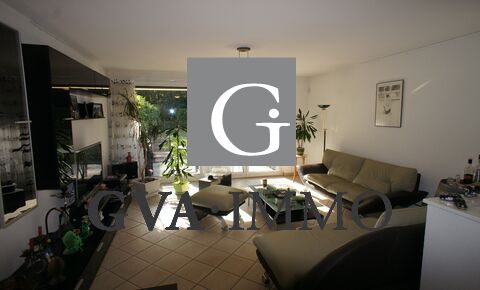 Superb flat 6 pieces with private garden