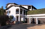 Elegante Villa in mediterranem Stil, mit grossem schönen Grundstück