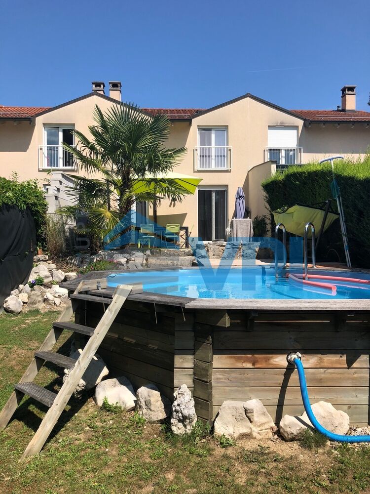 Coquette villa mitoyenne