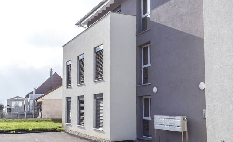 Bel appartement de 3.5 pièces au rez-de-chaussée 
au coeur du village
