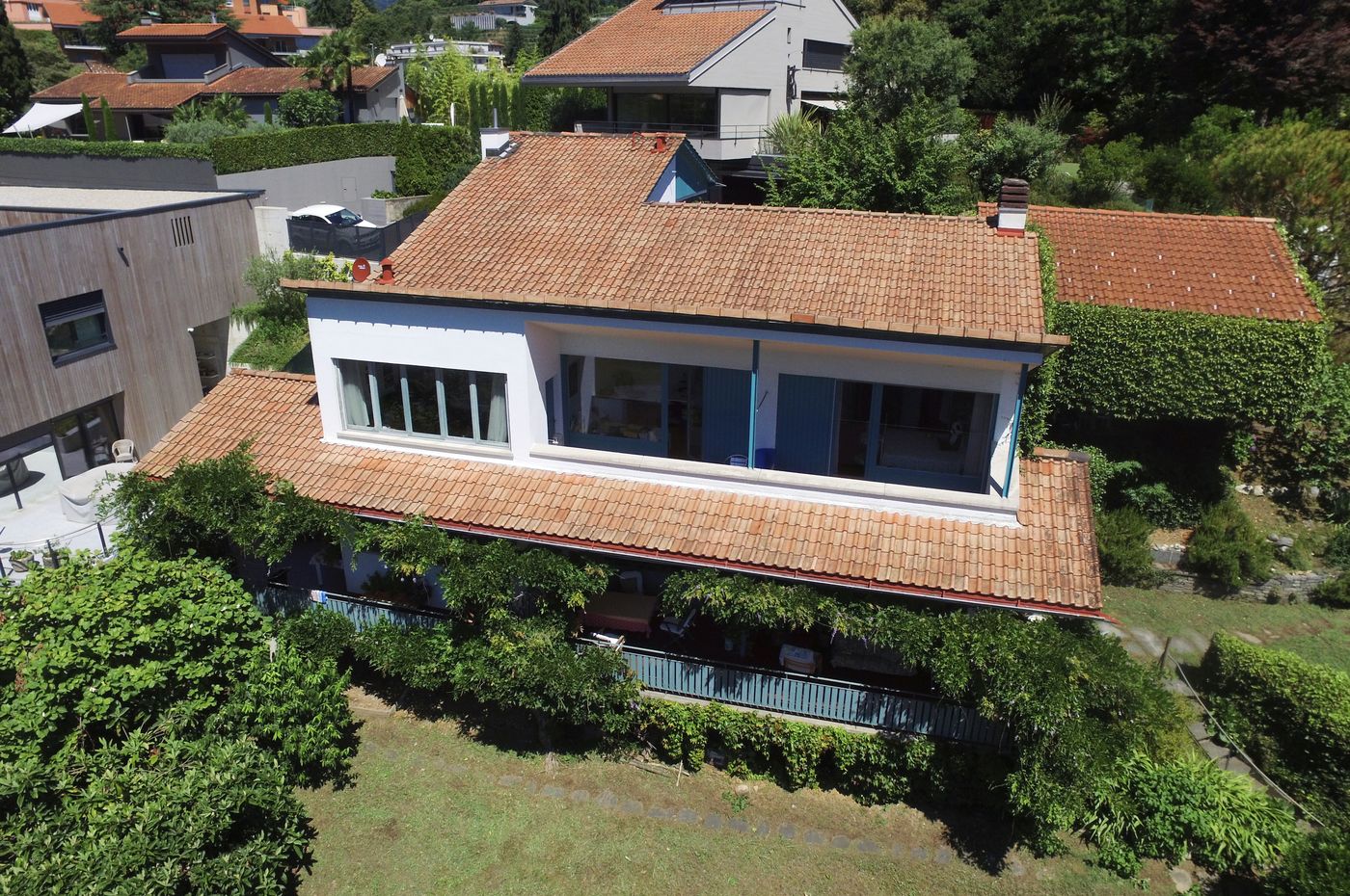 Detached Villa with Garden for sale in Lugano-Sorengo