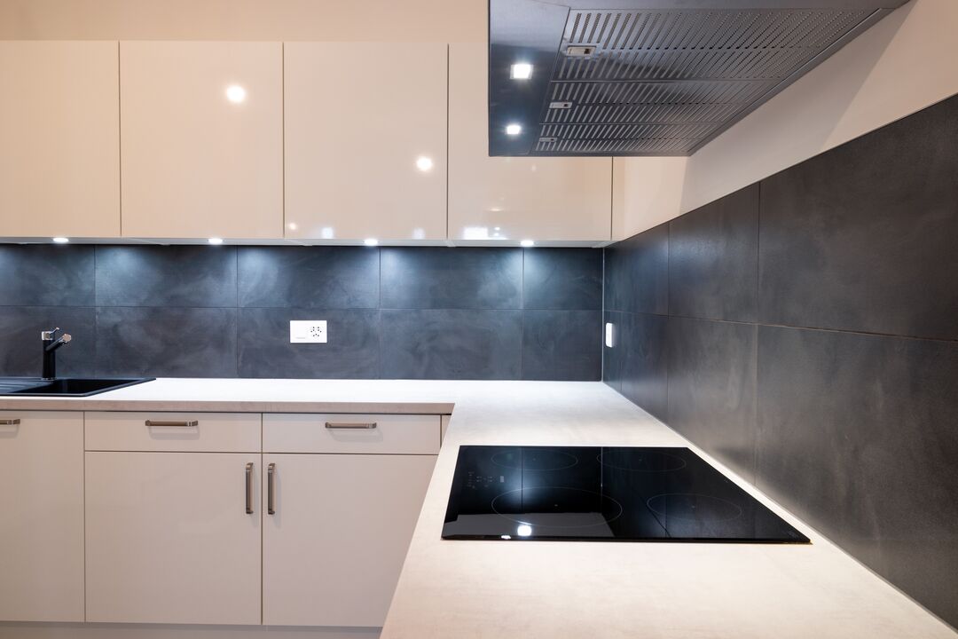 Rénovation d'une ferme du 19e siècle en 15 appartements à Roche : l'intérieur.