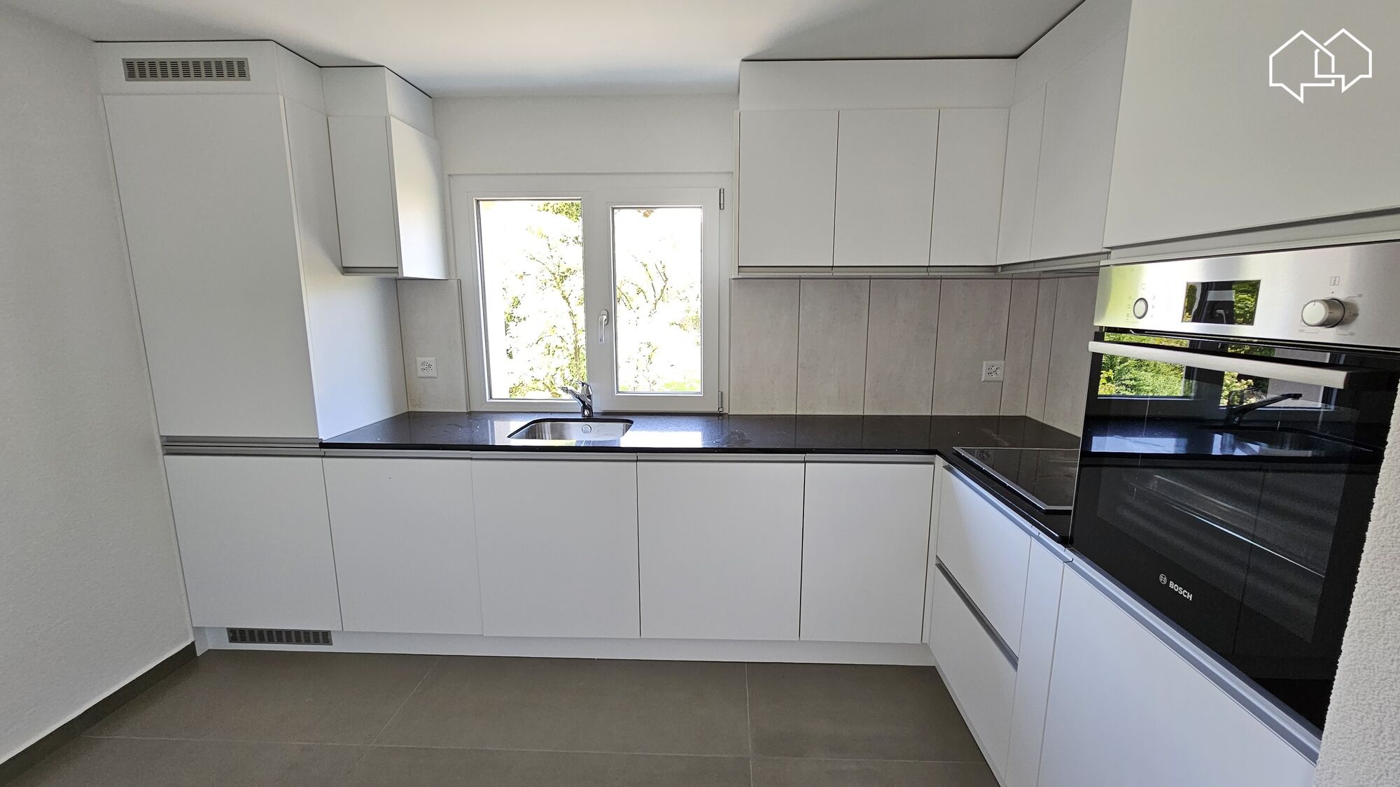 3.5 pièces 1er étage (immeuble rénové)