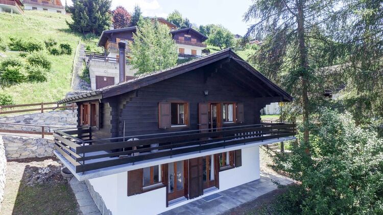 Chalet rénové proche du centre de Haute-Nendaz, 4 places de parc !