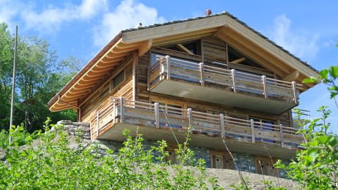 CHALET SUPER G
LES CLEVES - ON THE SKI SLOPES
SALE TO FOREIGN CLIENT