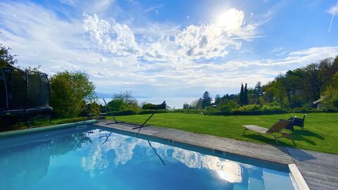 Unique and superb contemporary villa. Panoramic view, without nuisance