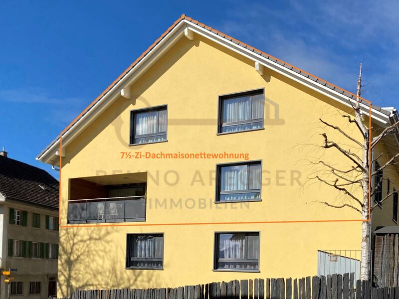 Familien-7½-Zimmer-Dachwohnung mit grosszügigen Platzverhältnissen