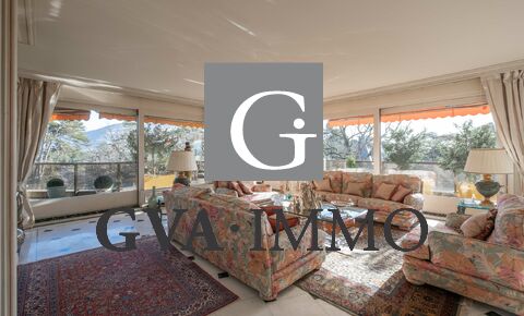 Florissant district, high floor, luxury building