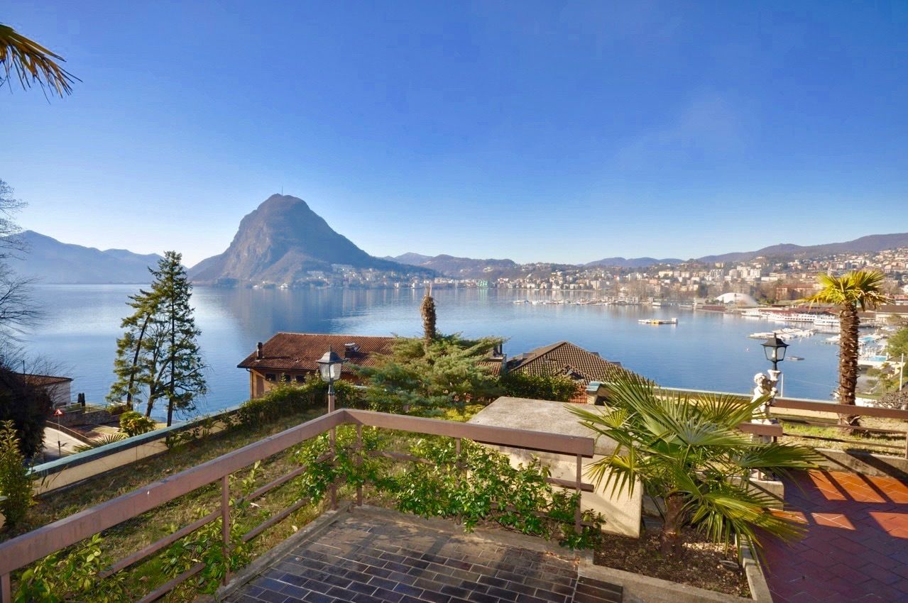 Appartamento con ampia terrazza e bellissima vista sul lago di Lugano