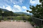 Spaziosa villa con piscina e splendida vista panoramica sui vigneti