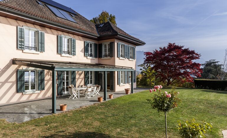 Cadre privatif au cœur d’un écrin de verdure, dans un quartier prisé