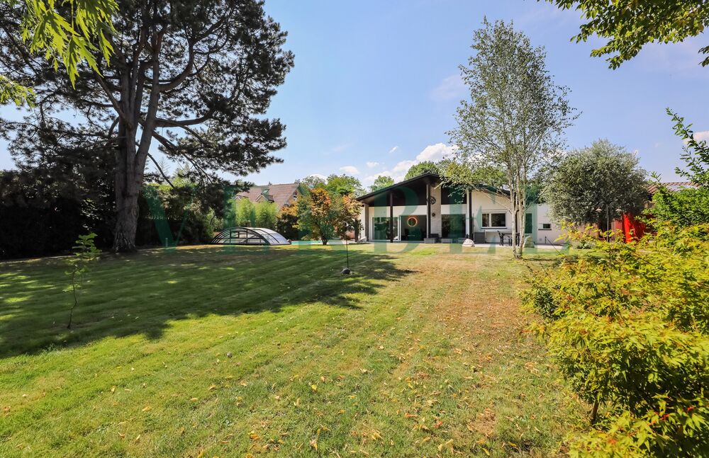 EN EXCLUSIVITE LUMINEUSE VILLA DE STANDING AVEC PISCINE
