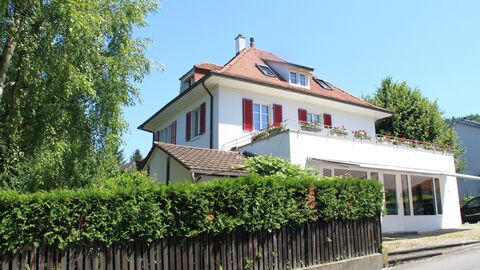 Villa mit 290m2 Wohnfläche und 130m2 Nutzfläche