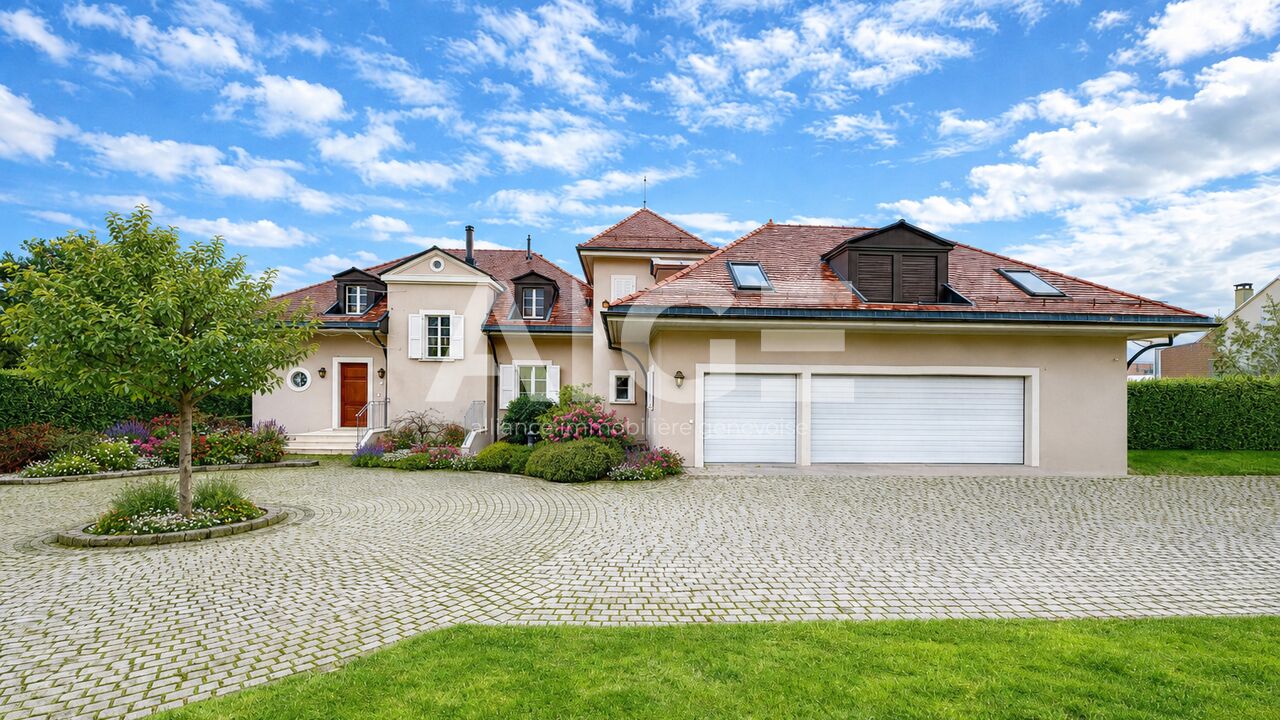 Superb villa on 2'600m2 plot with 80m2 outbuilding