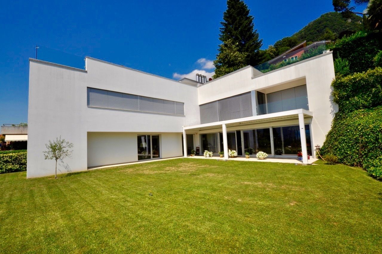 Elegant Apartment with Garden and Lugano Lake View