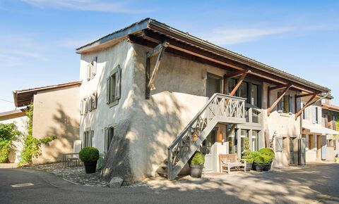 Magnificent village house in Carré d'Amont