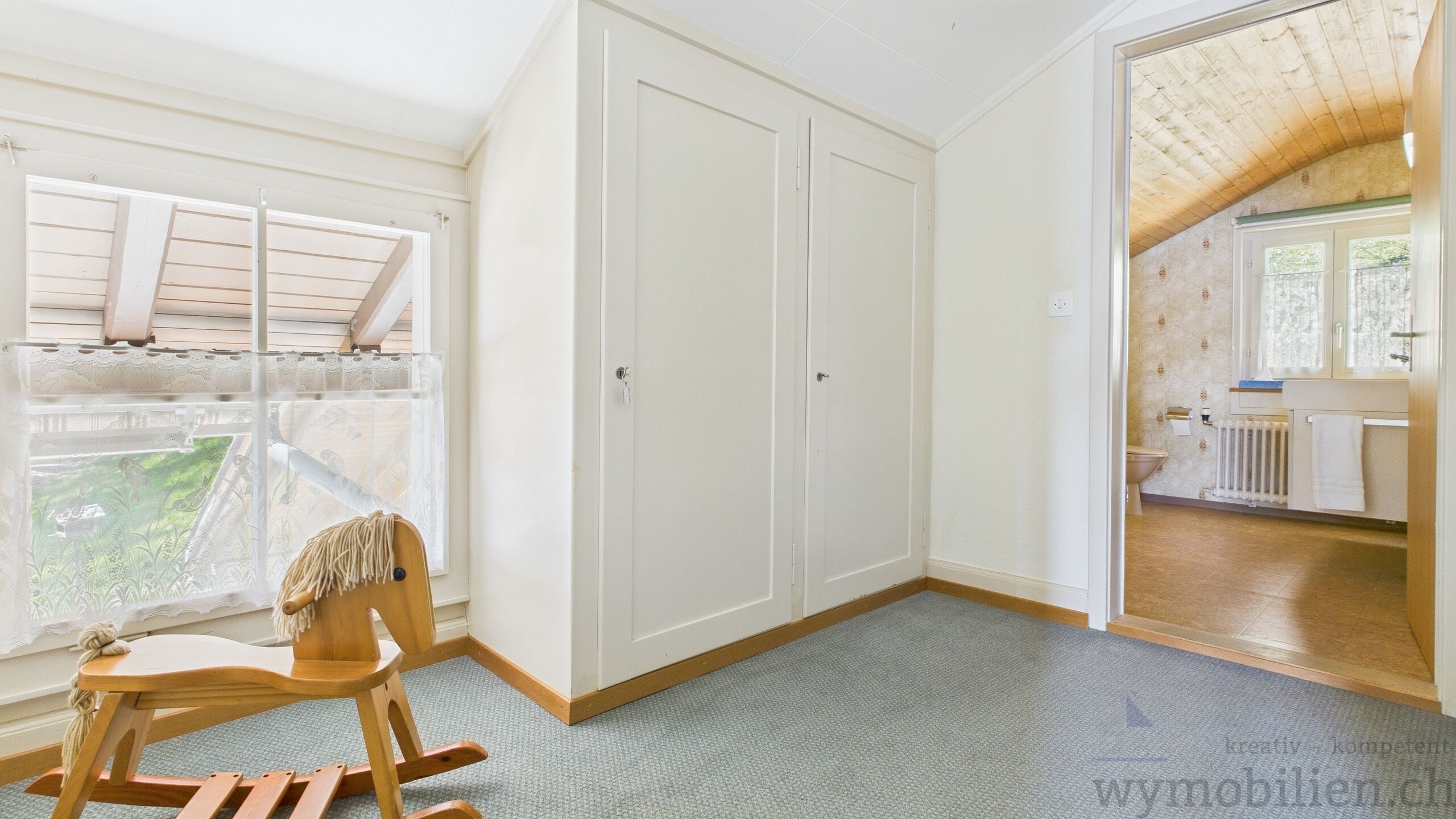 Vorplatz mit Einbauschrank 