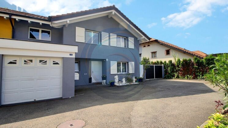 CHARMANTE MAISON MITOYENNE DE 7.5 PIÈCES