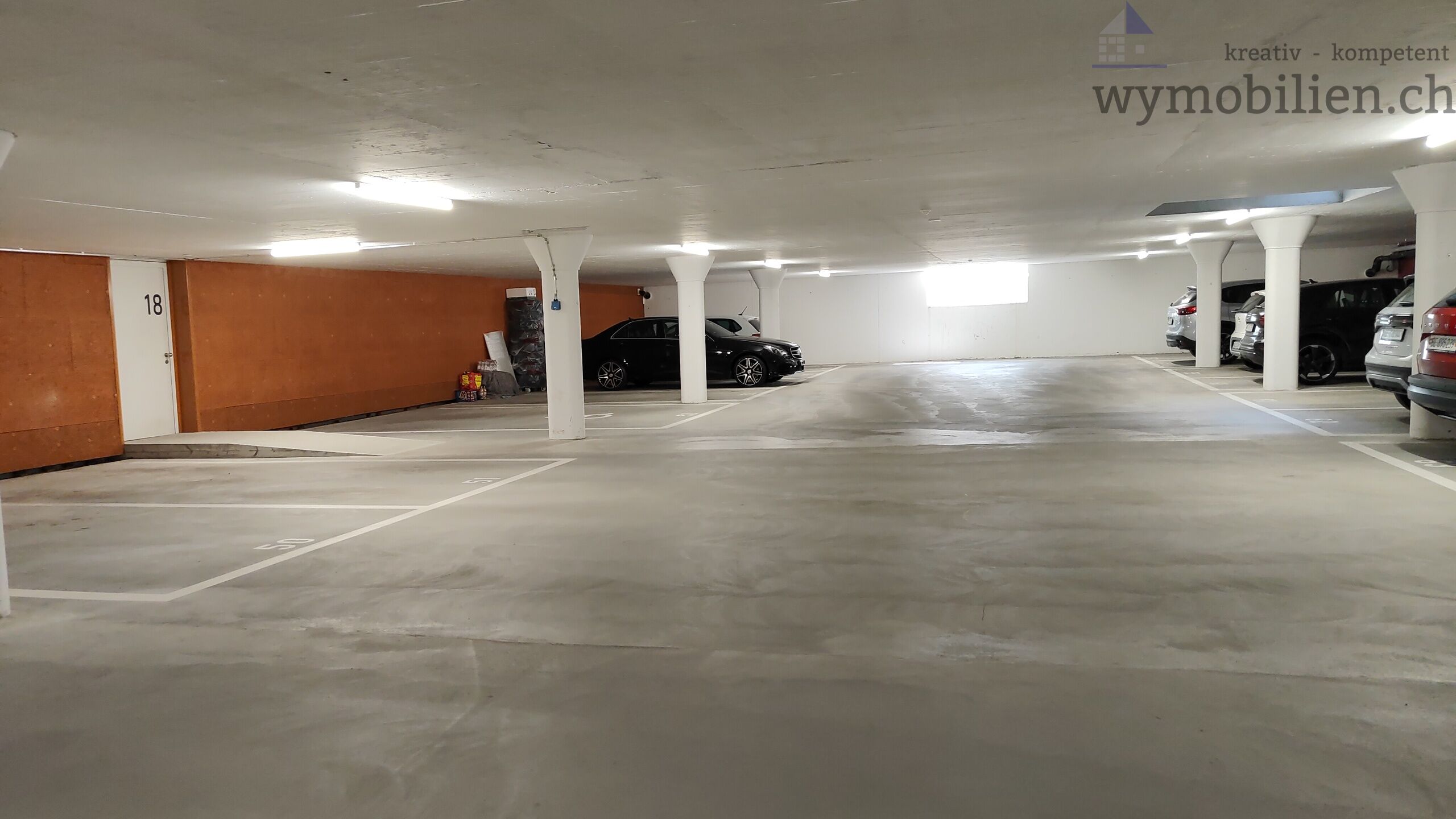 Einstellhalle 