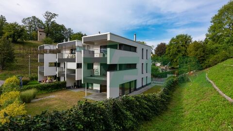 Magnifico attico 4,5 locali con grande terrazza e parziale vista lago