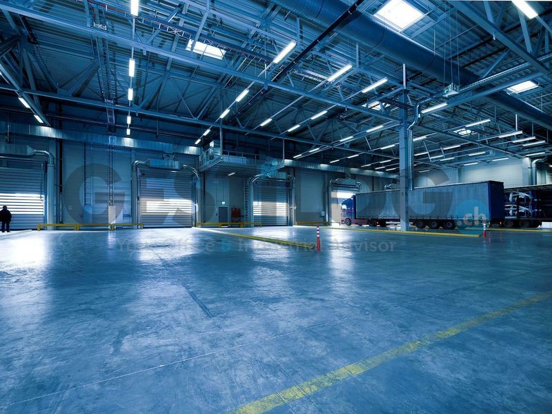 1,000 m2 warehouse // delivery early 2024