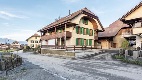 Stilvolle Wohnungen im Stöckli: Lauben, Sitzplatz und Sonnendeck.
