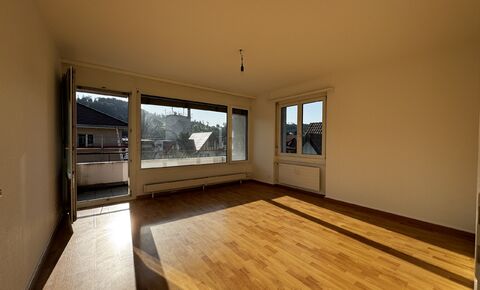 Spacious 4-room condominium with garage box