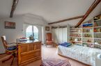 Herrliche historische Villa mit schönem Park und fantastischer Sicht