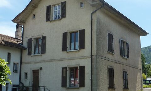 House to renovate 7.5 rooms of 292 m2