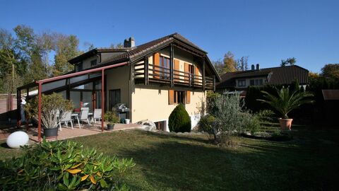 Schönes Doppeleinfamilienhaus in gepflegtem Wohnquartier