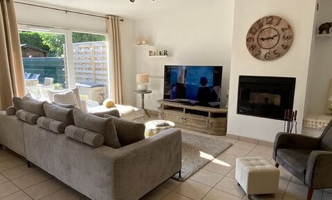 Family home in Neydens, near Geneva border and freeway