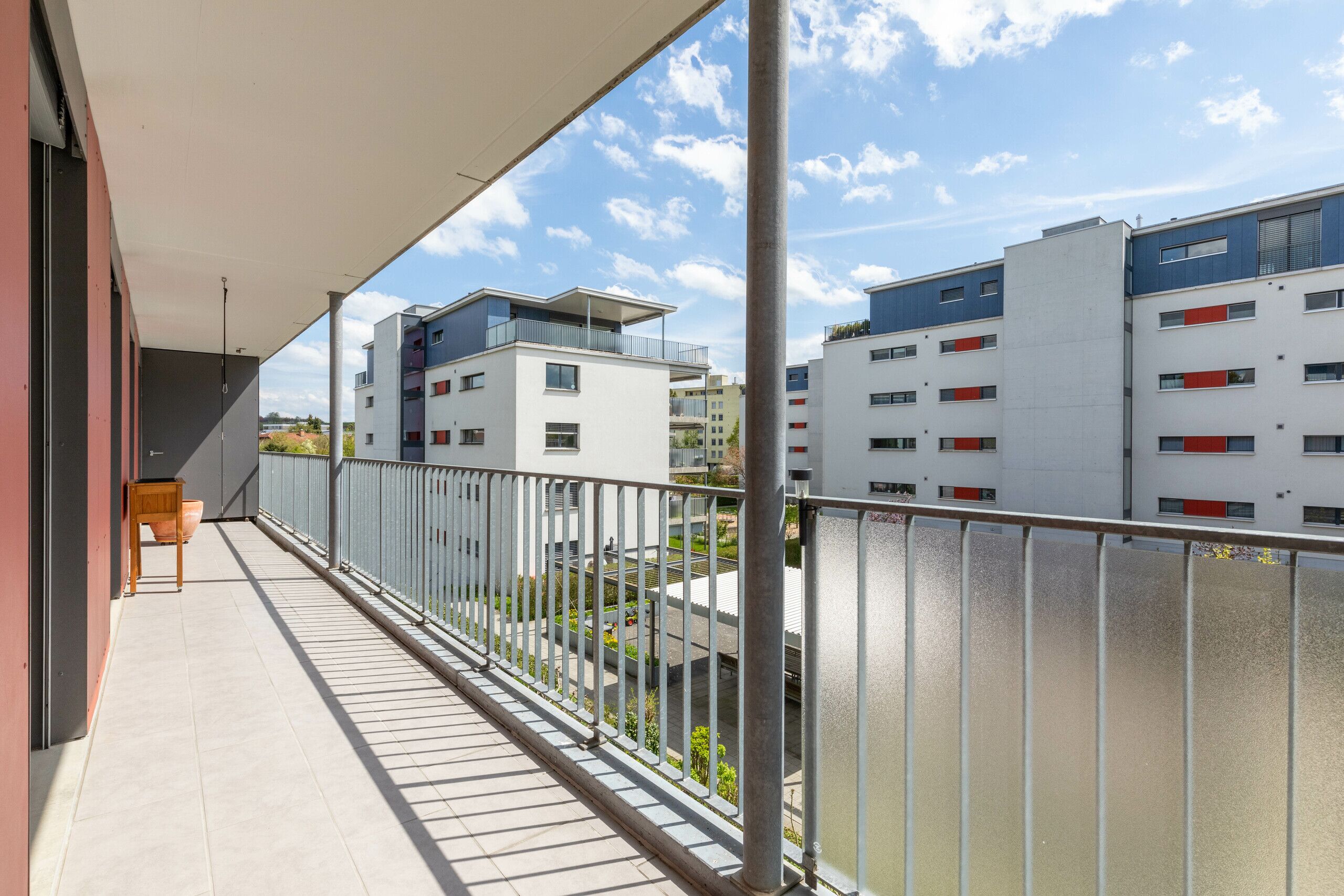 Balkon (gegen Süden ausgerichtet)
