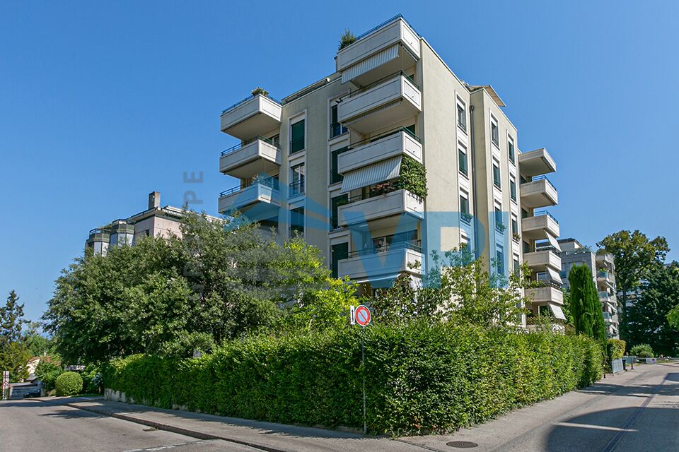 Rare - Appartement de 5 pièces en rez de jardin au centre-ville