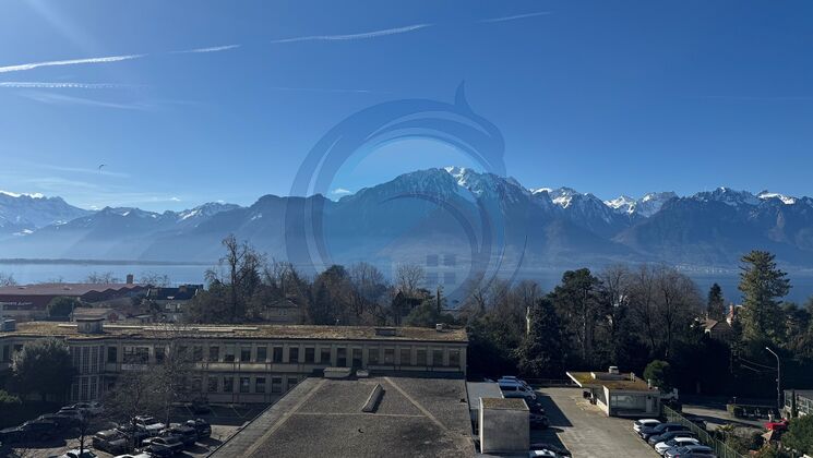 JOLI & LUMINEUX STUDIO RENOVÉ AVEC GRAND BALCON ET VUE SUR LE LAC JOLI & LUMINEUX STUDIO RENOVÉ AVEC GRAND BALCON ET VUE SUR LE LAC