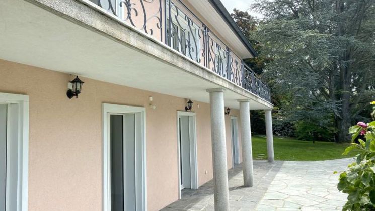 Schöne 9-Zimmer-Villa mit Swimmingpool vor den Toren von Lausanne