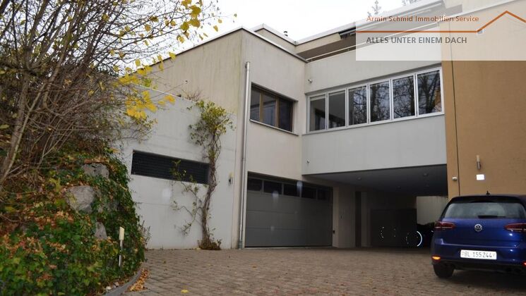 Top 6 1/2-Zimmerwohnung mit 2 Einstellhallenplätzen