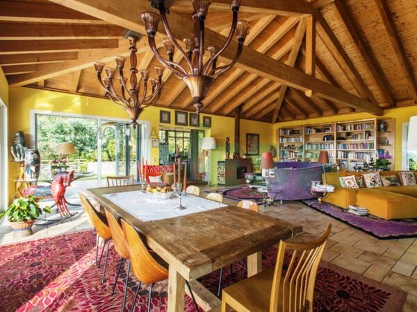 Grosse, elegante und prestigevolle Landhausvilla mit wunderbarer Sicht