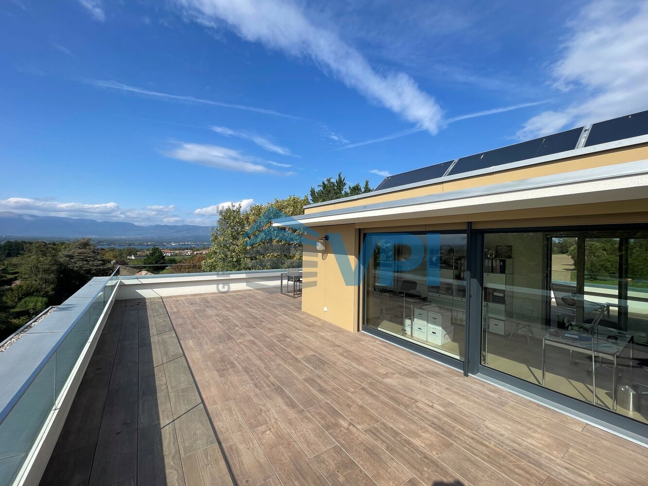 Superbe duplex en attique avec vue sur le lac