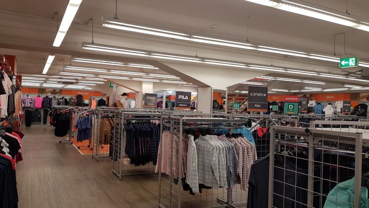 A Louer Surface Commerciale
En Sous-Sol
Centre-Ville - Martigny