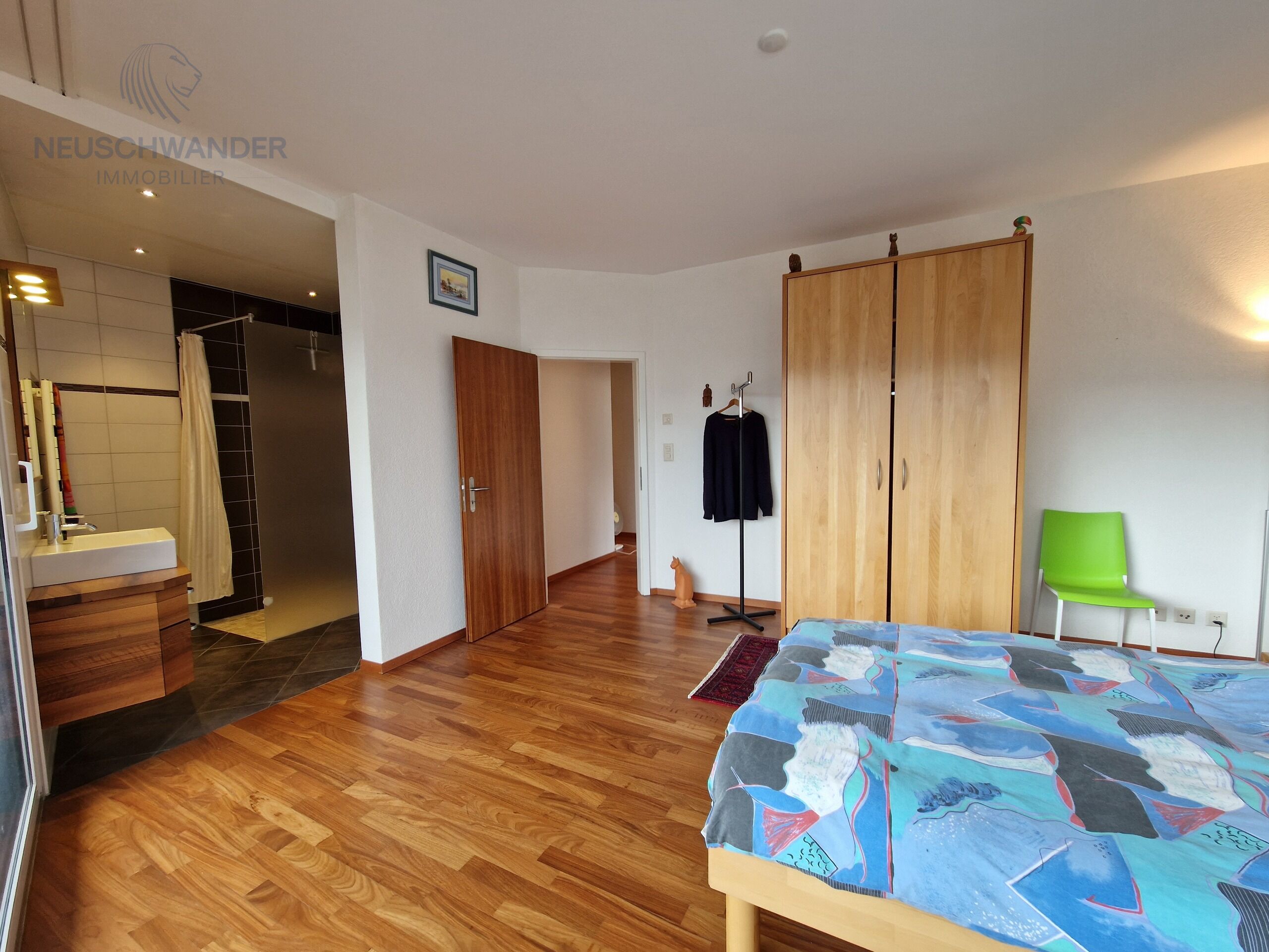 bedroom with parental suite