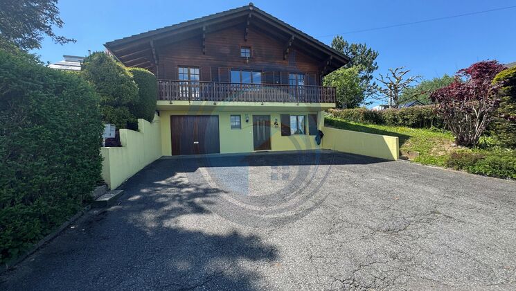CHARMANTE VILLA TYPE CHALET DE 3,5 PCES AVEC VUE SUR LES APLES