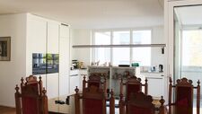 Modernste Wohnung, zentral und sehr ruhig.