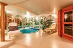 Schöne Bungalow-Villa mit wunderbarem Pool und herrlichem Garten